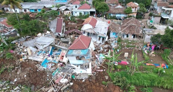 Kerusakan rumah akibat gempa bumi di Kabupaten Cianjur, Jawa Barat, Senin (21/11/22). Foto: Bnpb