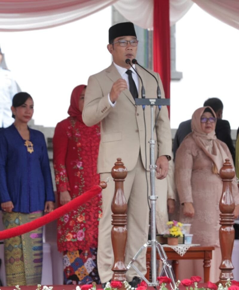 Gubernur Menghadiri Peringatan Hari Ibu Tingkat Provinsi Jawa Barat Tahun 2022.
Lokasi: Gd. Sate, 22 Desember 2022 (Dokpim Jabar_*)