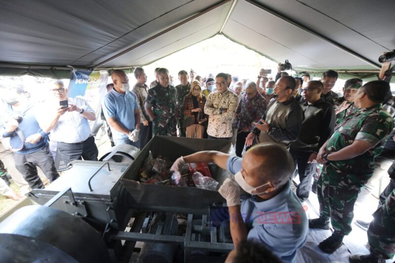 Gubernur Jawa Barat Ridwan Kamil saat menghadiri _launching_ inovasi pengolahan sampah inovasi Kodam III/ Siliwangi di Lembang, Kabupaten Bandung Barat, Kamis (5/1/2023)