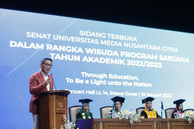 Gubernur Menghadiri Wisuda Sarjana MNC University Tahun Akademik 2022/2023, Jakarta Concert Hall (JCH), iNews Tower Lantai 14, MNC Center Jl. Kebon Sirih Kav. 17-19, Jakarta Pusat.