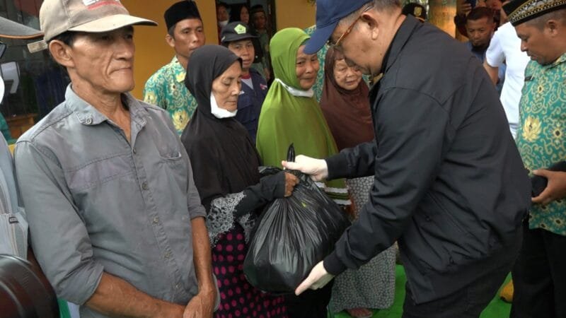 Sumber|foto: Bupati Sambas H. Satono bersama Wakil Bupati Sambas Fahrur Rofi mendampingi kunjungan kerja Gubernur Kalbar, H. Sutarmidji.(InfoPublik-MC Kab. Sambas) 