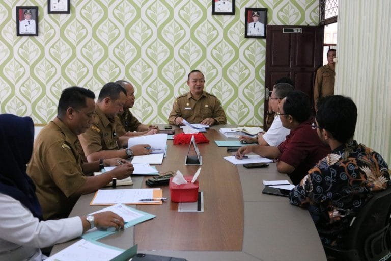 foto|sumber:rapat sekda. ppid.ketapangkab.(doc)