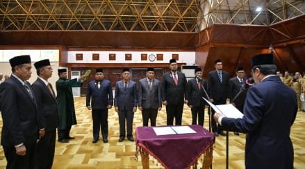 Pj. Sekda Aceh, Azwardi AP Mengambil Sumpah dan Pelantikan Pejabat Pimpinan Tunggi Pratama di Lingkungan Pemerintah Aceh, Anjong Monmata, Pendopo Gubernur Aceh, Banda Aceh, Selasa, 21/05/2024.