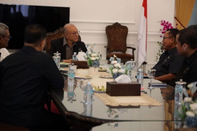 Wali Nanggroe Aceh, Tgk. Malik Mahmud Al Haythar, Menerima kunjungan silaturahmi dan audiensi dari Ketua Pengadilan Tinggi Banda Aceh, Nursyam, SH M.Hum(Foto:Dok Ist)