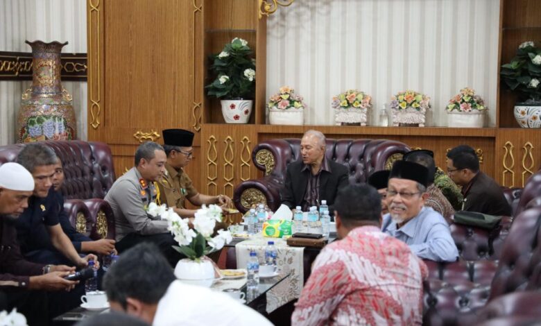 Wali Nanggroe Aceh, Paduka Yang Mulia Tgk Malik Mahmud Al Haythar, melakukan kunjungan kerja ke Kabupaten Nagan Raya, Selasa (7/1/2025).