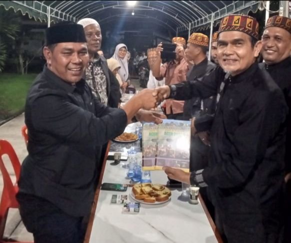 Syech Muharram, menerima audiensi dari para pengurus Majelis Adat Aceh (MAA) Kabupaten Aceh Besar (Foto : Dok. MC Aceh Besar)