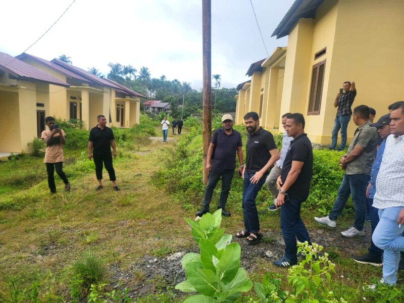 Gubernur dan Anggota DPR Aceh Tinjau Rumah untuk Eks Kombatan di Sabang. Foto: Dok. Biro Prokopim Setda Aceh