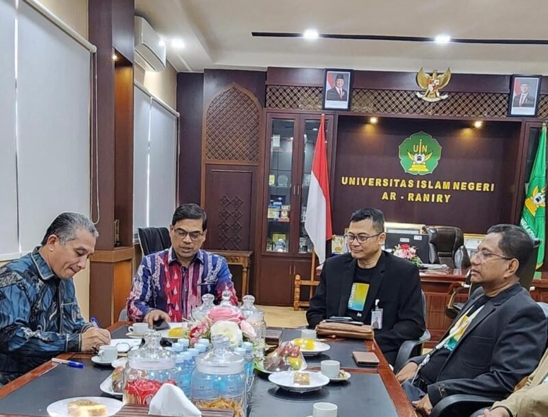 Bangun Kolaborasi Strategis, RCEO BSI Aceh Kunjungi Rektor UIN Ar-Raniry. Foto: Dok. Humas BSI Aceh