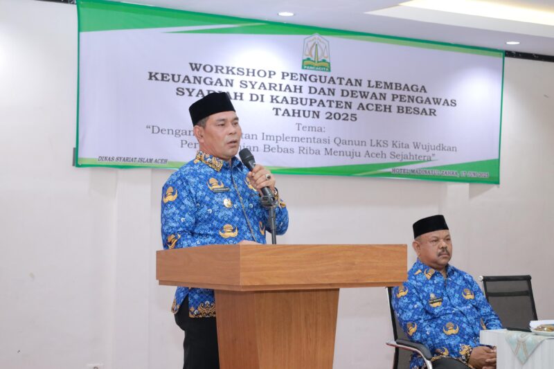 Bupati Aceh Besar, H. Muharram Idris membuka secara resmi Workshop Penguatan Lembaga Keuangan Syariah dan Dewan Pengawas Syariah di Hotel Madinatul Zahra, Lampeuneurut, Darul Imarah, Selasa (17/6/2025). FOTO/PROKOPIM ACEH BESAR