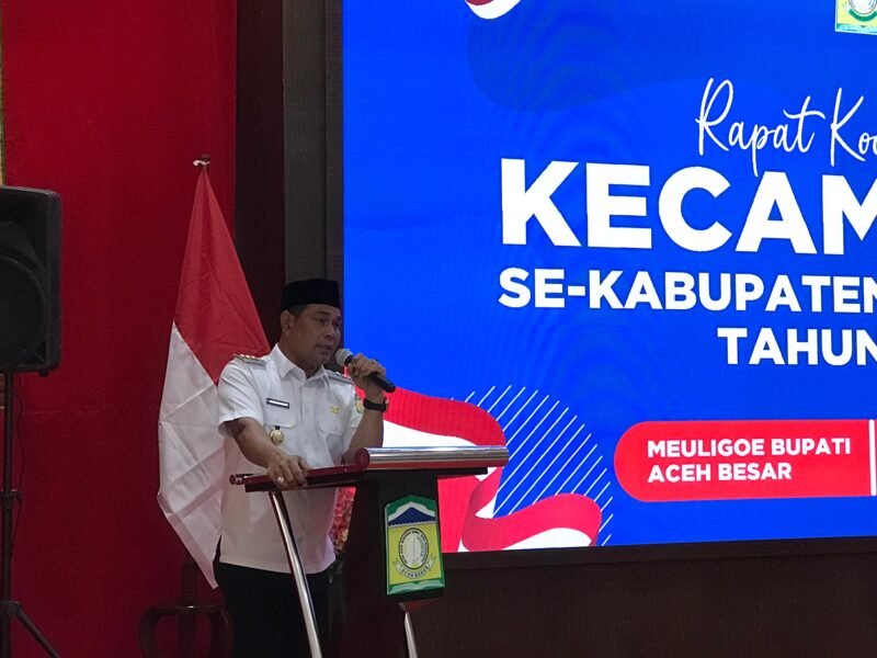 Bupati Aceh Besar, H. Muharram Idris, pimpin Rakor Camat se-Kabupaten Aceh Besar di Meuligoe Bupati, Kota Jantho, Rabu (18/6/2025). FOTO/MC ACEH BESAR