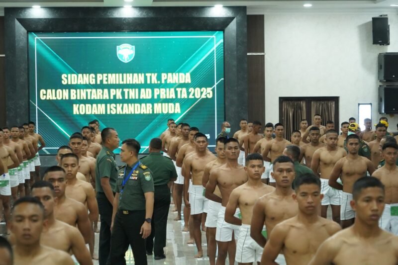 Calon Bintara Prajurit Karier (Caba PK) TNI AD Pria Tahun Anggaran 2025. Sidang ini dipimpin oleh Asisten Personel Kasdam IM, Kolonel Arm Aprianko Suseno, S.Sos., dan berlangsung di Gedung Malahayati Lantai 2, Makodam Iskandar Muda, Banda Aceh. Selasa (17/6/2025).dok.lst