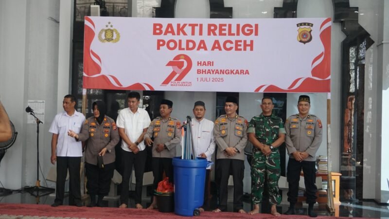 Polda Aceh melalui Biro Logistik menggelar kegiatan Bakti Religi di Masjid Subulussalam PLTD Apung, Gampong Punge Blang Cut, Kecamatan Jaya Baru, Kota Banda Aceh, Rabu, 18 Juni 2025.dok.lst.