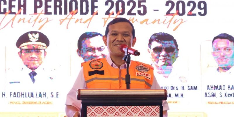 Wakil Gubernur Aceh, Fadhlullah, SE, saat memberi sambutan pada Pelantikan Pengurus Daerah Indonesia Off-Road Federation Aceh periode 2025-2029, di Hermes Palace Hotel, Banda Aceh, Jumat, (20/6/2025).foto.lst.