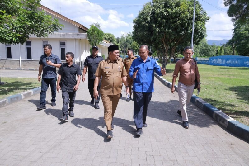 Bupati Aceh Besar, Syech Muhararam kembali sambagani Kantor Pusat PDAM Tirta Montala di Gampong Siron, Ingin Jaya, Senin (23/06/2025). FOTO/PROKOPIM PEMKAB ACEH BESAR
