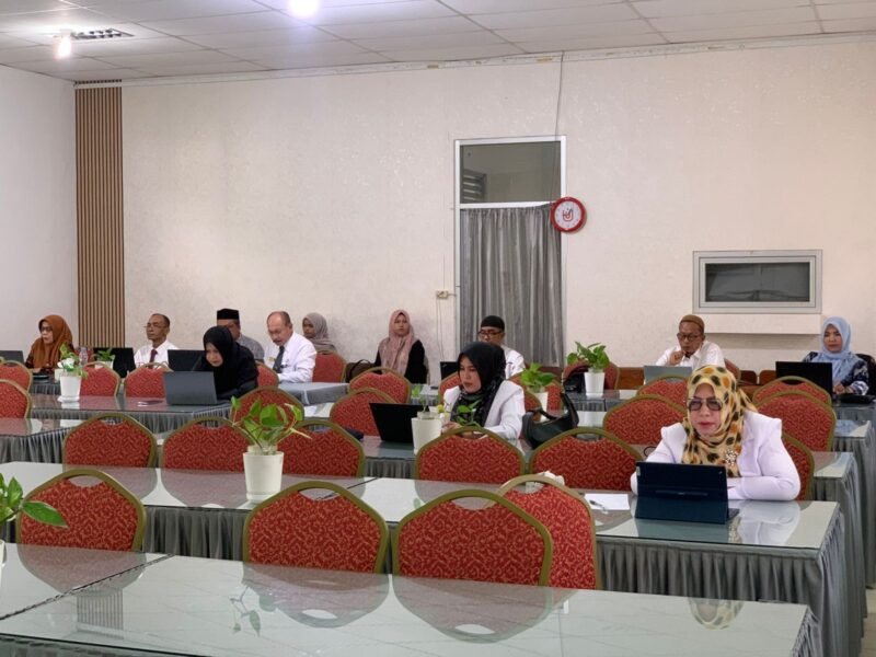 *Foto*: Sejumlah Kepala SMA, SMK, dan SLB di Banda Aceh mengikuti kegiatan Talent Mapping serta Wawancara bagi Kepala Sekolah dan Bakal Calon Kepala Sekolah (BCKS). Kegiatan ini berlangsung di SMK Negeri 1 Banda Aceh dan dilaksanakan secara serentak di seluruh Aceh pada Tanggal 23 hingga 29 -06-2025.foto.lst