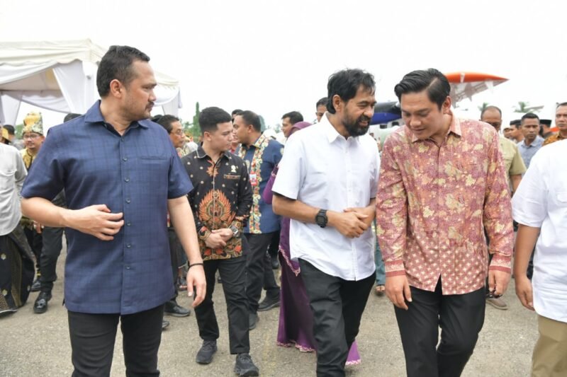 Gubernur Aceh, Muzakir Manaf menyampaikan sambutan sekaligus meresmikan Operasional Pesawat Charter (Pegasus) dan Bandar Udara Khusus Point A di Wilayah Kerja B di Lhoksukon, Kabupaten Aceh Utara, Kamis, (26-06-2025).foto.lst.
