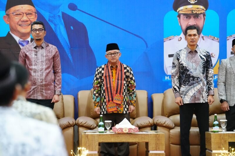 Plt. Sekretaris Daerah (Sekda) Aceh, M. Nasir, S.IP., MPA., dalam Seminar Peningkatan Kualitas Pendidikan Aceh yang digelar di Aula Dinas Pendidikan Aceh, Sabtu,28-06-2025.