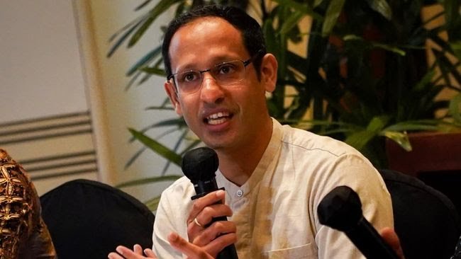 Foto Nadiem Makarim saat Jumpa Pers Terkait Kasus Pengadaan Laptop Diusut Kejagung