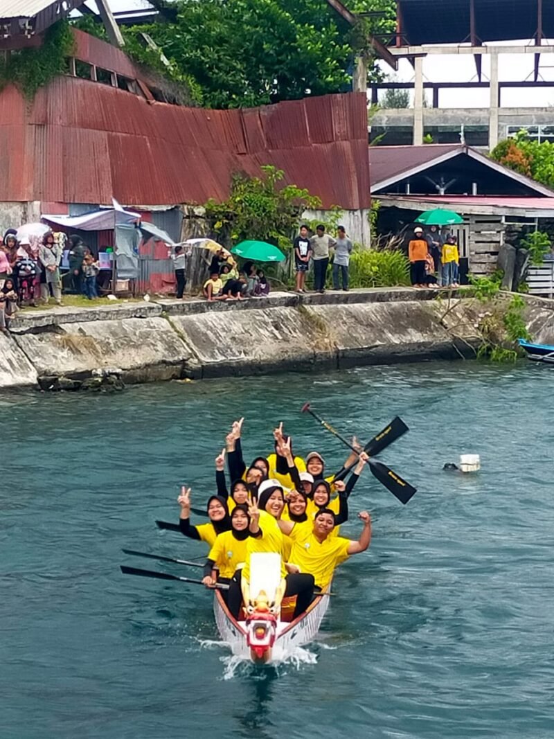 Pra PORA Aceh Besar mengikuti cabang olahraga dayung yang diselenggarakan di Teluk Sinabang, Kabupaten Simeulue, Rabu (2/7/2025)
FOTO/ DOK KONI ACEH BESAR