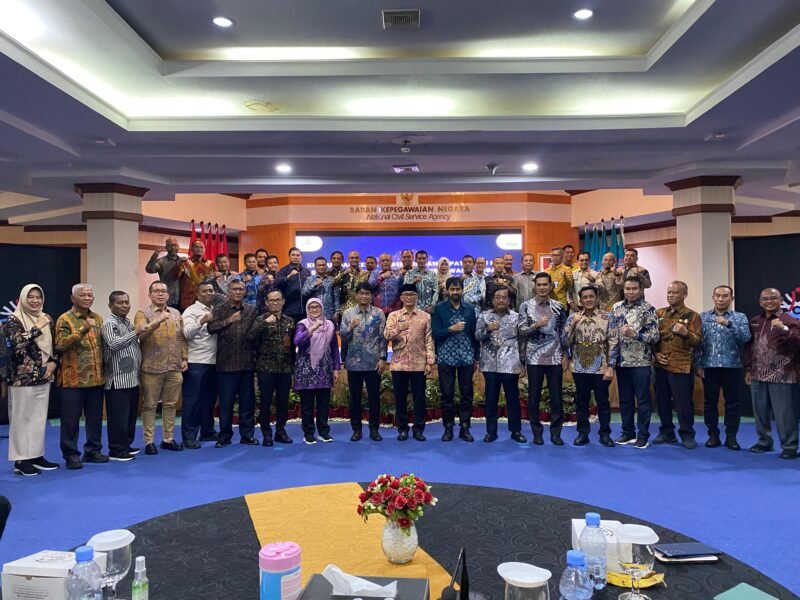 Gubernur Aceh Muzakir Manaf bersama dengan Bupati dan Walikota se-Aceh melakukan kunjungan ke Kantor BKN Pusat Jalan Mayjen Sutoyo, Cililitan, Jakarta Timur pada Kamis (03-07-2025).foto.lst.