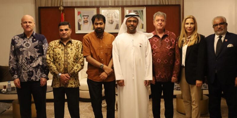 Gubernur Aceh Muzakir Manaf, foto bersama Duta Besar Uni Emirat Arab untuk Indonesia Abdulla Salem Al Dhaheri beserta Duta Besar Timur Tengah untuk Indonesia lainnya, usai melakukan audiensi di Emirati House, Jakarta, Sabtu, (05-07-2025) .foto.lst.