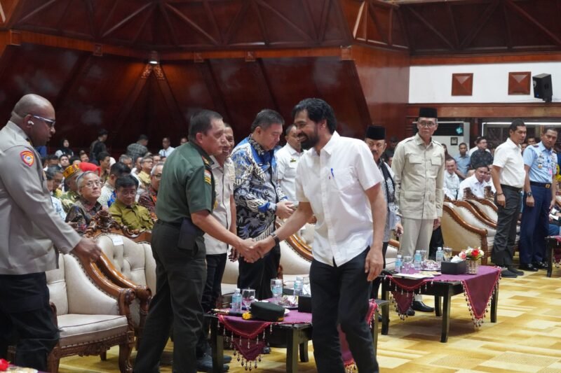 (Pangdam IM), Mayor Jenderal TNI Niko Fahrizal, M.Tr.(Han)., menghadiri kegiatan Musyawarah Perencanaan Pembangunan (Musrenbang) Rencana Pembangunan Jangka Menengah Aceh (RPJMA) Tahun 2025–2029 yang diselenggarakan di Pendopo Gubernur Aceh, Rabu (09-07-2025).foto.lst