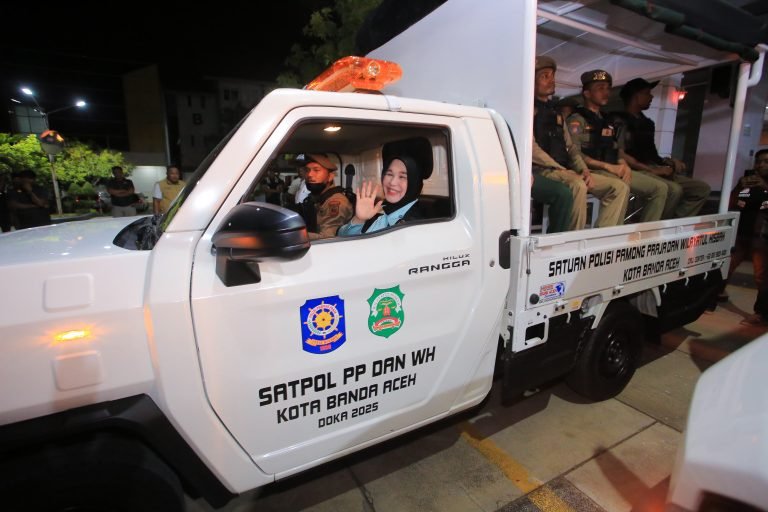 Illiza Sa’aduddin Djamal secara resmi meluncurkan dua unit mobil patroli baru Satpol PP/WH Banda Aceh. Kedua mobil dianggarkan melalui Dana Otonomi Khusus Aceh (DOKA) 2025.