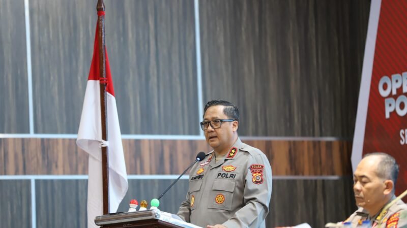 Irjen Pol. Dr. Achmad Kartiko saat membuka Gelar Operasional (GO) Polda Aceh semester 1 tahun 2025 di Aula Presisi Polda Aceh, Jumat, (11-07-2025).foto.lst.