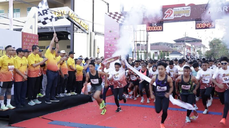 Polda Aceh membuka Bhayangkara Run 2025 di Polresta Banda Aceh, Minggu, (27-07- 2025)