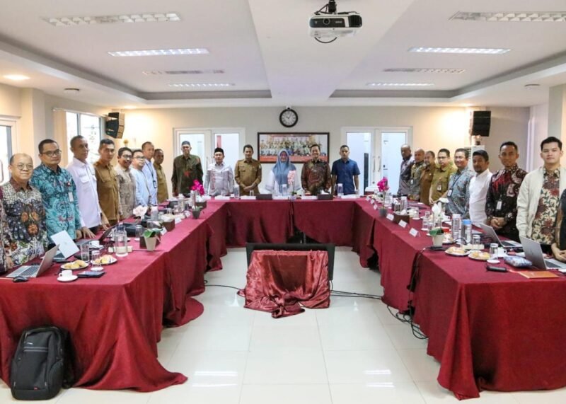 DPRA dukungan penuh  percepatan pembentukan Lembaga Penjaminan Pembiayaan Daerah (LPPD) Syariah di Provinsi Aceh. Dukungan tersebut ditegaskan dalam forum Diseminasi Program Strategis Peta Jalan Pengembangan dan Penguatan Industri Penjaminan Indonesia 2024–2028 yang digelar di Kantor OJK Aceh, Senin (29-07-2025).