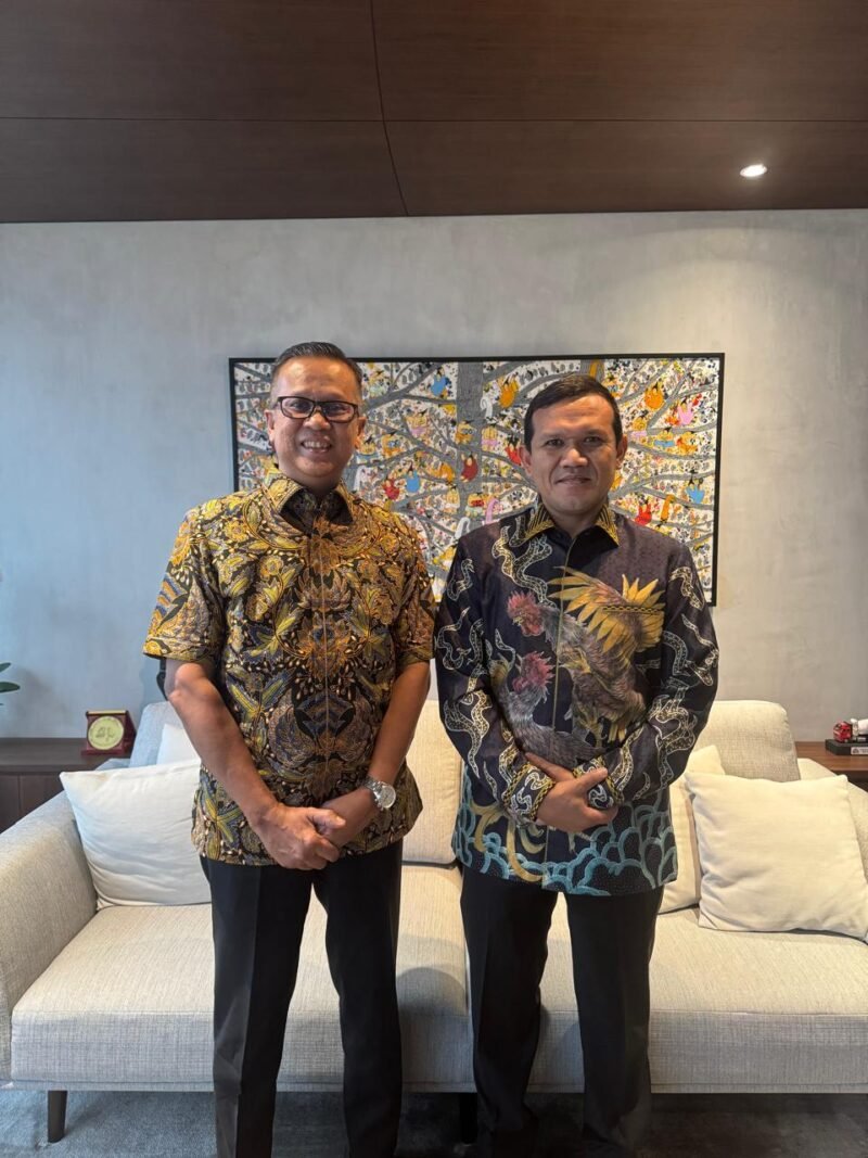 H. Fadhlullah, SE, melakukan kunjungan kerja ke Kantor Pusat PT Semen Indonesia (Persero) Tbk (SIG) yang berlokasi di South Quarter, Jakarta Selatan, pada Rabu (30/7/2025).