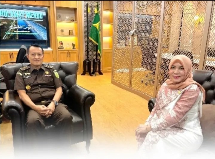 Bunda Salma, melakukan kunjungan silaturahmi ke kantor Jaksa Agung Muda Bidang Pengawasan (JAMWAS) Kejaksaan Agung Republik Indonesia (Kejagung RI), Rudi Margono, di Jakarta, Selasa (29-07-2025).