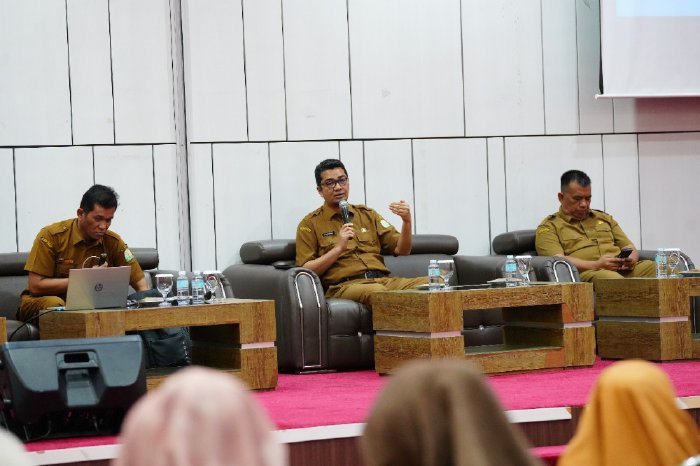 Marthunis S.T., D.E.A, didampingi Kepala Bidang Pembinaan SMK dan Plt. Cabang Dinas Pendidikan Banda Aceh-Aceh Besar,Senin (14-07-2025)