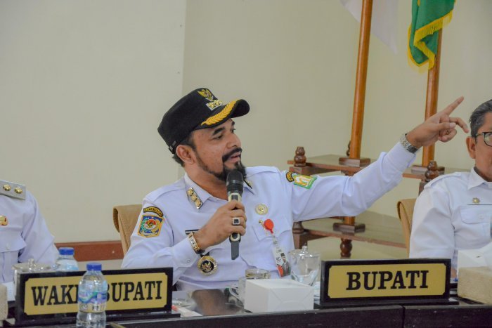 Bupati Aceh Timur Iskandar Usman Al- Farlaky, S.H,i, M.Si mengatakan, kesuksesan dan pencapaian ini tidak lepas dari perhatian penuh pihaknya yang sejak awal fokus mendorong terbentuknya koperasi di seluruh desa.kamis,(10-07-2025).foto.lst.