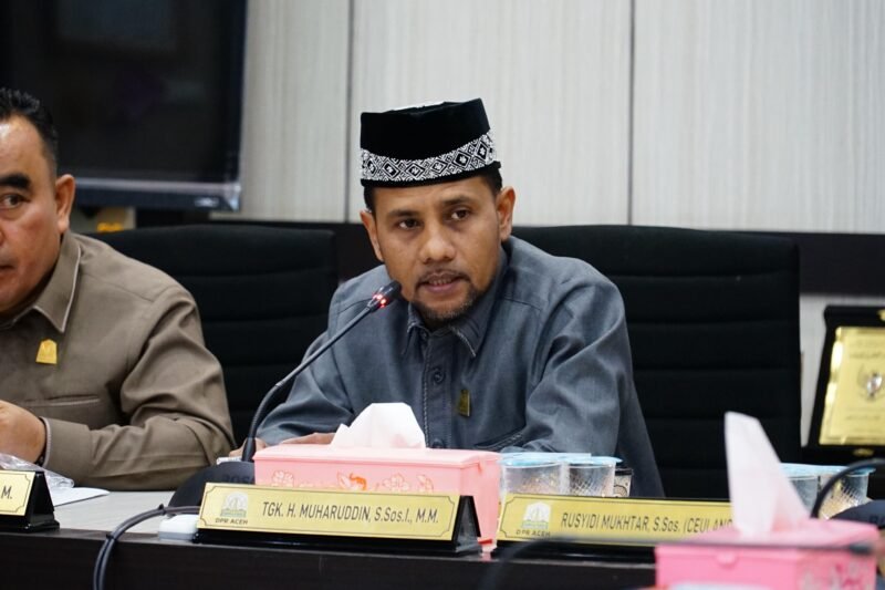 Ketua Komisi I Dewan Perwakilan Rakyat Aceh (DPRA), Tgk Muharuddin, mendesak Kemenlu RI dan KBRI di Malaysia mengusut tuntas kasus pengeroyokan yang menewaskan Syahrul Ramadhan (34), warga Kecamatan Manyak Payed, Aceh Tamiang, Selasa (05/08/2025).