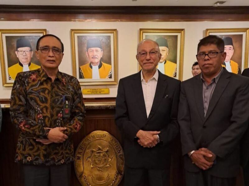 Wali Nanggroe Aceh Paduka Yang Mulia Tgk. Malik Mahmud Al-Haythar melakukan pembahasan serius dengan Ketua Mahkamah Agung (MA) Republik Indonesia di Gedung Mahkamah Agung RI, Selasa (12/8/2025).