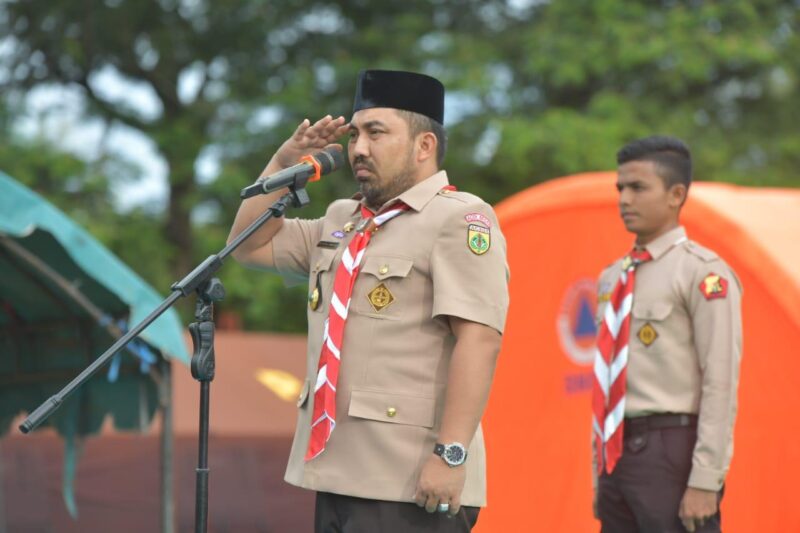 Muhammad Iswanto, menjadi pembina upacara pembukaan kegiatan perkemahan akbar serta pendidikan dan pelatihan instruktur muda (PPIM) 2025, di Pesantren Modern Tgk. Chiek Oemar Diyan, pada Kamis, (07-08-2025).