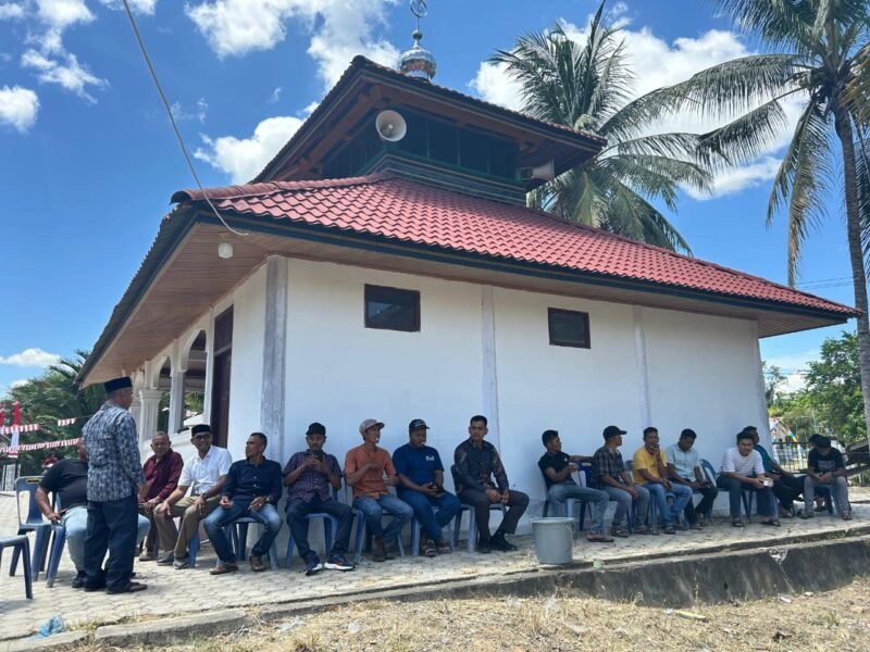 kegiatan syukuran dan doa bersama dalam rangka memperingati Hari Ulang Tahun (HUT) ke-80 Kemerdekaan Republik Indonesia di Desa Bueng Daroh, Kemukiman Piyeung, Kecamatan Montasik, Kabupaten Aceh Besar, Minggu, (17-08-2025).