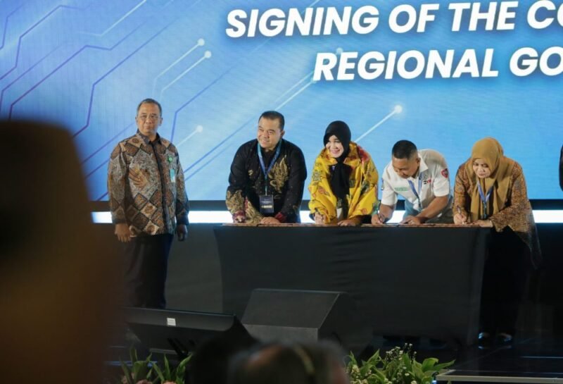 Wali Kota Banda Aceh Illiza Sa’aduddin Djamal bersama Plt Direktur RSUD Meuraxa Taufik Wahyudi turut hadir pada Prosesi acara diadakan pada pembukaan The 2nd International Conference on Advancing Postgraduate Medical Education 2025, Rabu (27/08/25) di Jakarta.