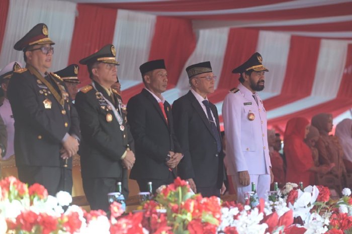 seluruh unsur Forum Komunikasi Pimpinan Daerah (Forkopimda) Aceh,jajaran pejabat Pemerintah Aceh,dipusatkan di Lapangan Blang Padang, Banda Aceh, Minggu (17-08-2025).