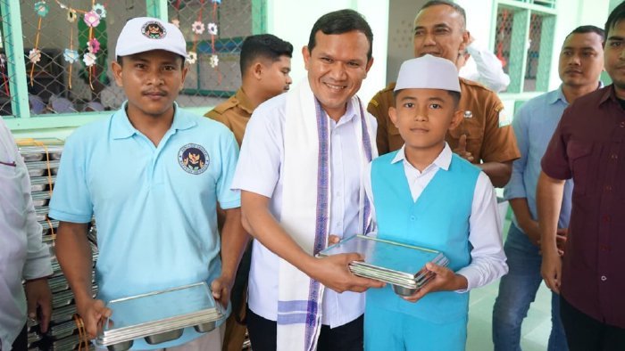 Fadhlullah, S.E., meninjau pelaksanaan Program Makanan Bergizi Gratis (MBG) di Kabupaten Aceh Utara, Senin (25/8/2025).