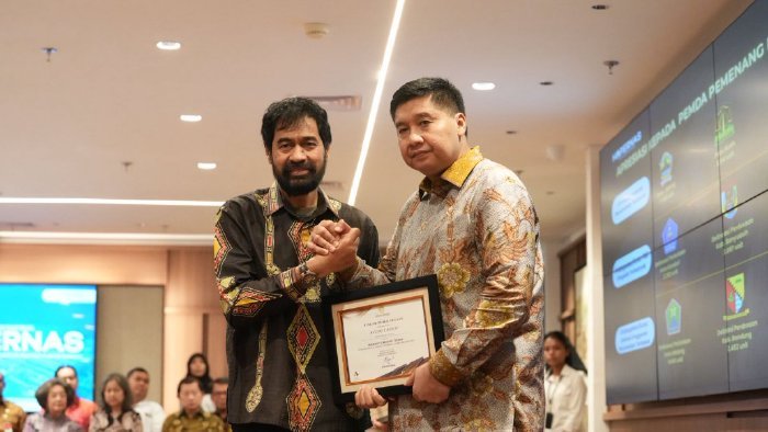 Acara penyerahan penghargaan berlangsung di ruang Menteri PKP, MH Thamrin, Menteng, Jakarta Pusat, Senin, 25/08/2025.