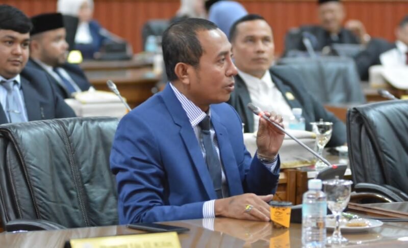Anggota Dewan Perwakilan Rakyat Aceh (DPRA), Irpannusir, mendorong Gubernur Aceh bersama pimpinan parlemen daerah menemui Presiden RI, Prabowo Subianto Rabu, (10/09/2025).