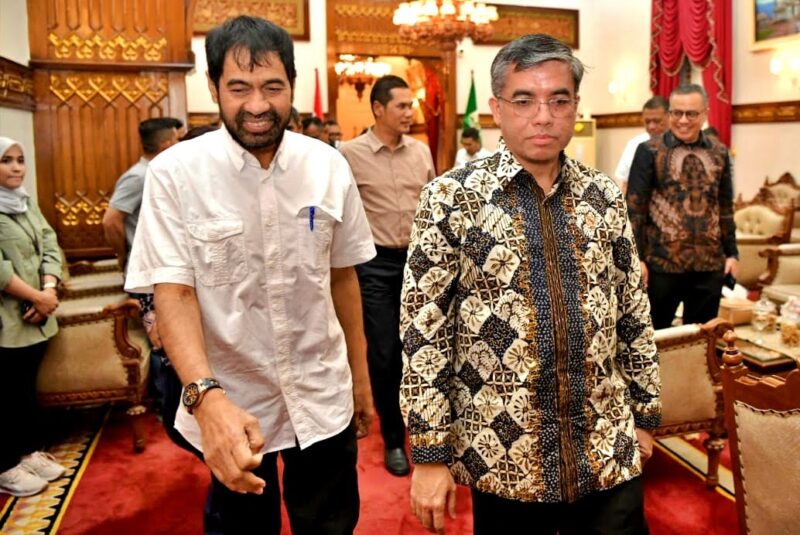 Permintaan itu disampaikan Mualem saat menjamu Menteri Ketenagakerjaan dalam makan siang di Pendopo Gubernur Aceh, Kamis, (25/9/2025). 