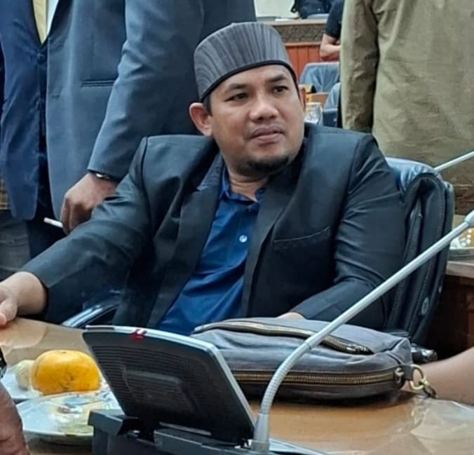Aceh ini daerah bersyariat. Kita punya aturan yang jelas, punya identitas yang harus dijaga. Domino itu erat hubungannya dengan budaya judi, maka tidak pantas jika diangkat sebagai olahraga resmi, ujar Imum Jon, Jum’at (26/9/2025).