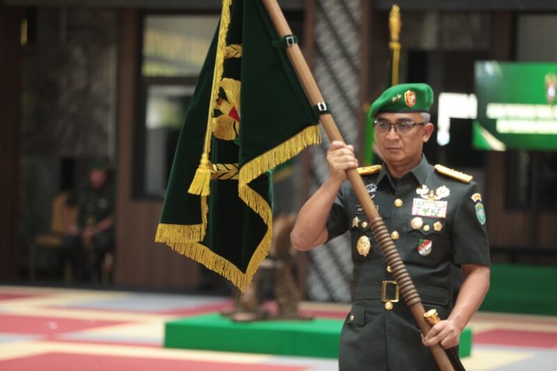 Penyerahan Jabatan dan Serah Terima Jabatan (Sertijab) sejumlah pejabat strategis TNI Angkatan Darat di Markas Besar Angkatan Darat (Mabesad), Jakarta, Senin (8/9/2025).