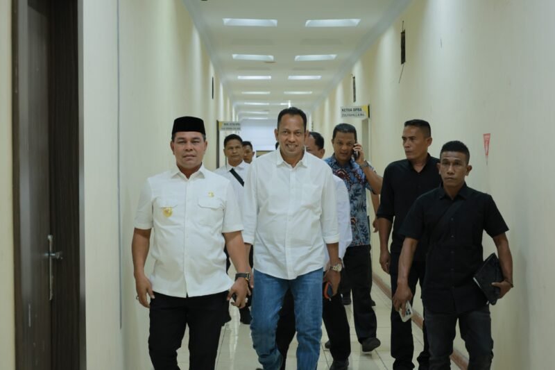 Bupati Aceh Besar H. Muharram Idris menghadiri RDPU terhadap Raqan Aceh tentang RTRW Aceh tahun 2025–2045 di Ruang Serbaguna DPR Aceh, Rabu (17/9/2025). FOTO/MC ACEH BESAR