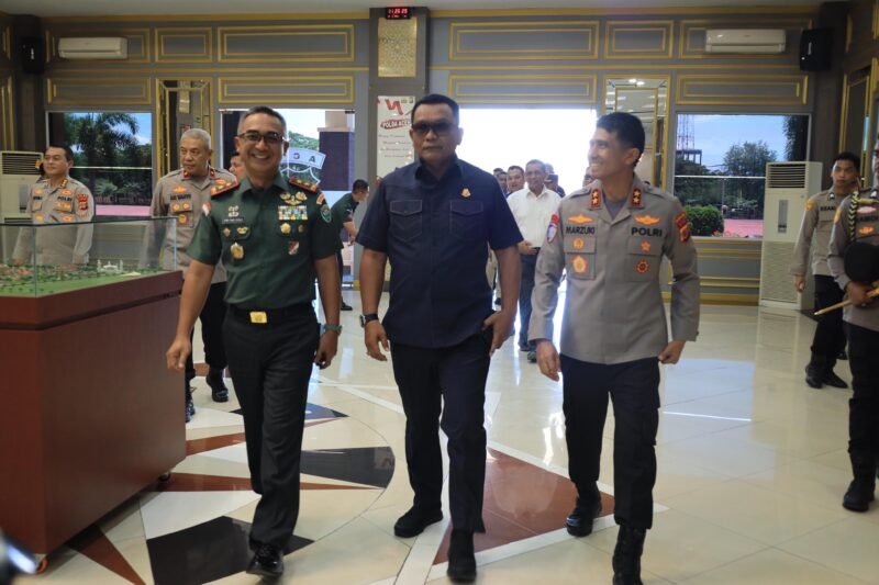 Irjen Pol. Marzuki Ali Basyah menerima audiensi Pangdam Iskandar Muda (IM) yang baru, Mayjen TNI Joko Hadi Susilo, dan Kajati Aceh Yudi Triadi di ruang kerjanya, Rabu, (17/9/2025).