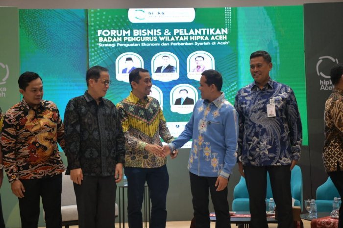 Wakil Gubernur Aceh, Fadhlullah, SE, secara resmi membuka Forum Bisnis HIPKA Aceh yang digelar di Gedung Landmark BSI Aceh pada Sabtu (30/8/2025).