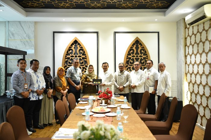 Wagub saat menerima kunjungan Ketua Komnas HAM RI, Atnike Nova Sigiro, beserta rombongan di Banda Aceh, Jumat (29/8/2025).